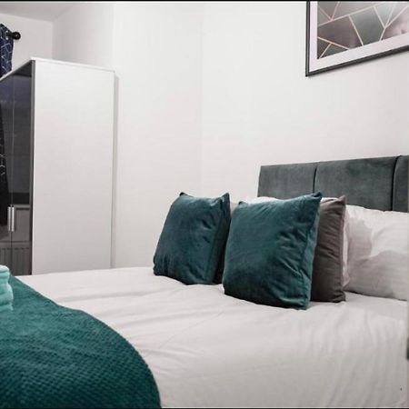 Two Bedrooms, Two Bath, Up To 3 Beds 1 Sofa - Slough Windsor Legoland Buitenkant foto