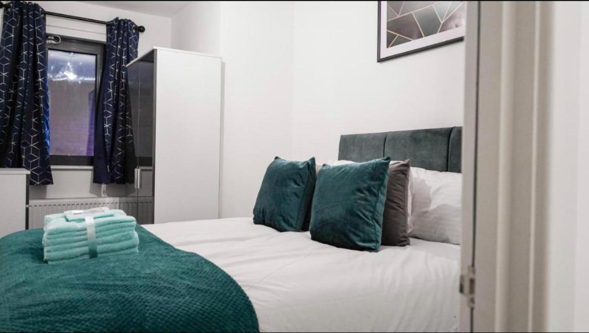 Two Bedrooms, Two Bath, Up To 3 Beds 1 Sofa - Slough Windsor Legoland Buitenkant foto
