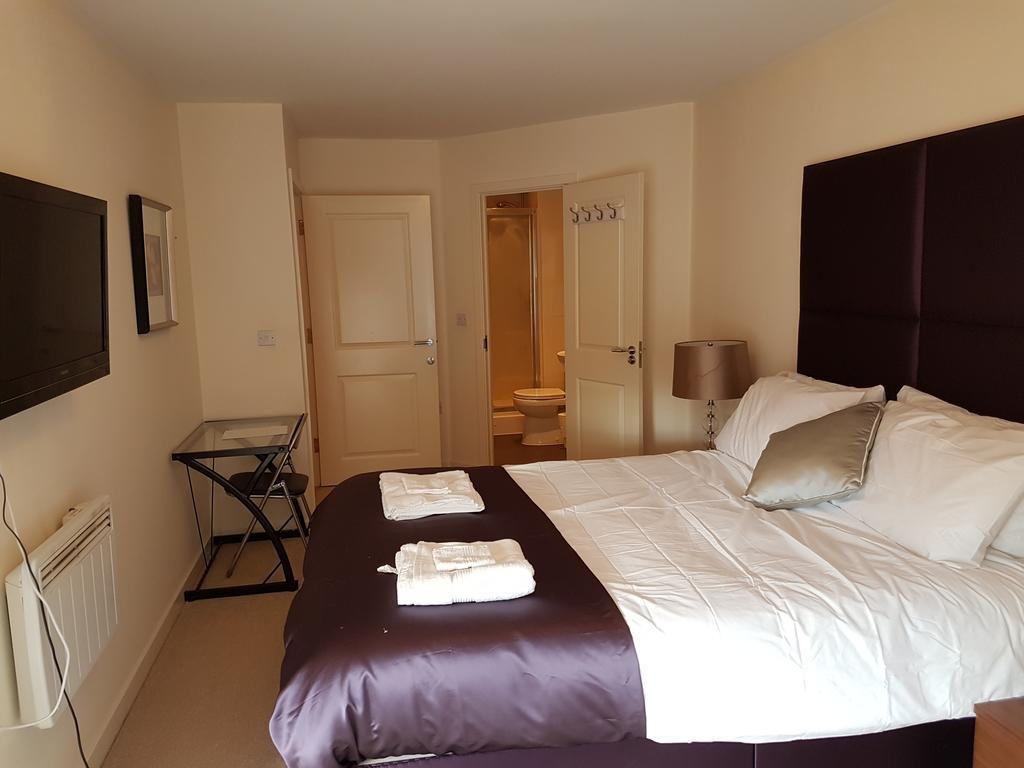 Two Bedrooms, Two Bath, Up To 3 Beds 1 Sofa - Slough Windsor Legoland Buitenkant foto