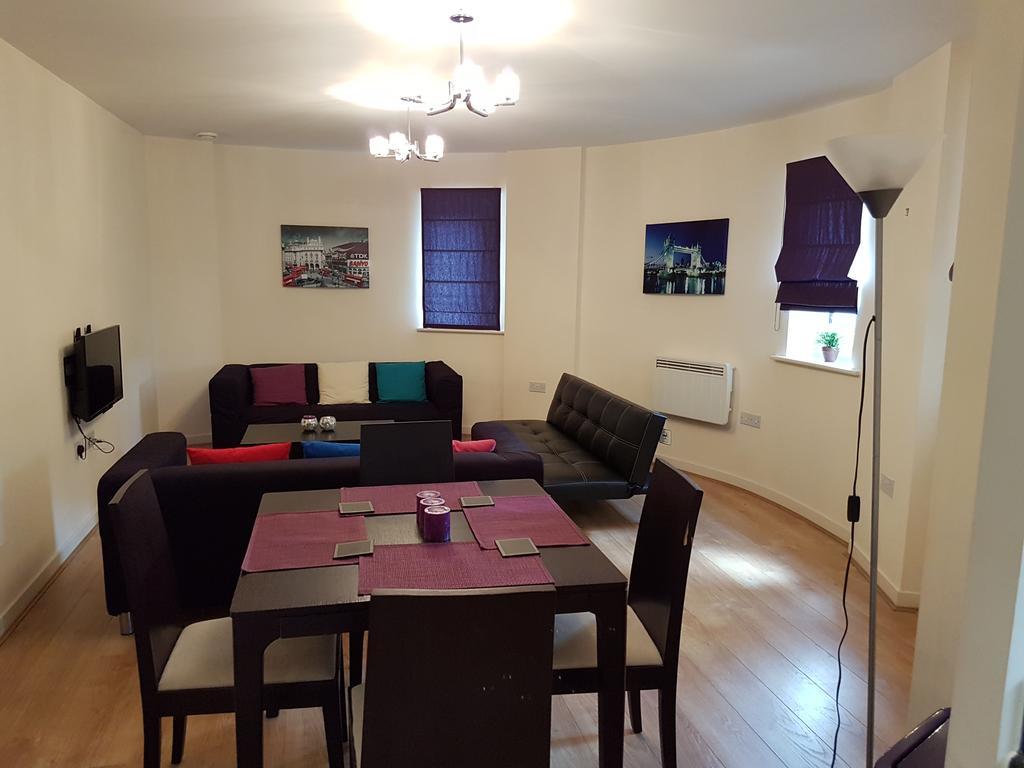 Two Bedrooms, Two Bath, Up To 3 Beds 1 Sofa - Slough Windsor Legoland Buitenkant foto