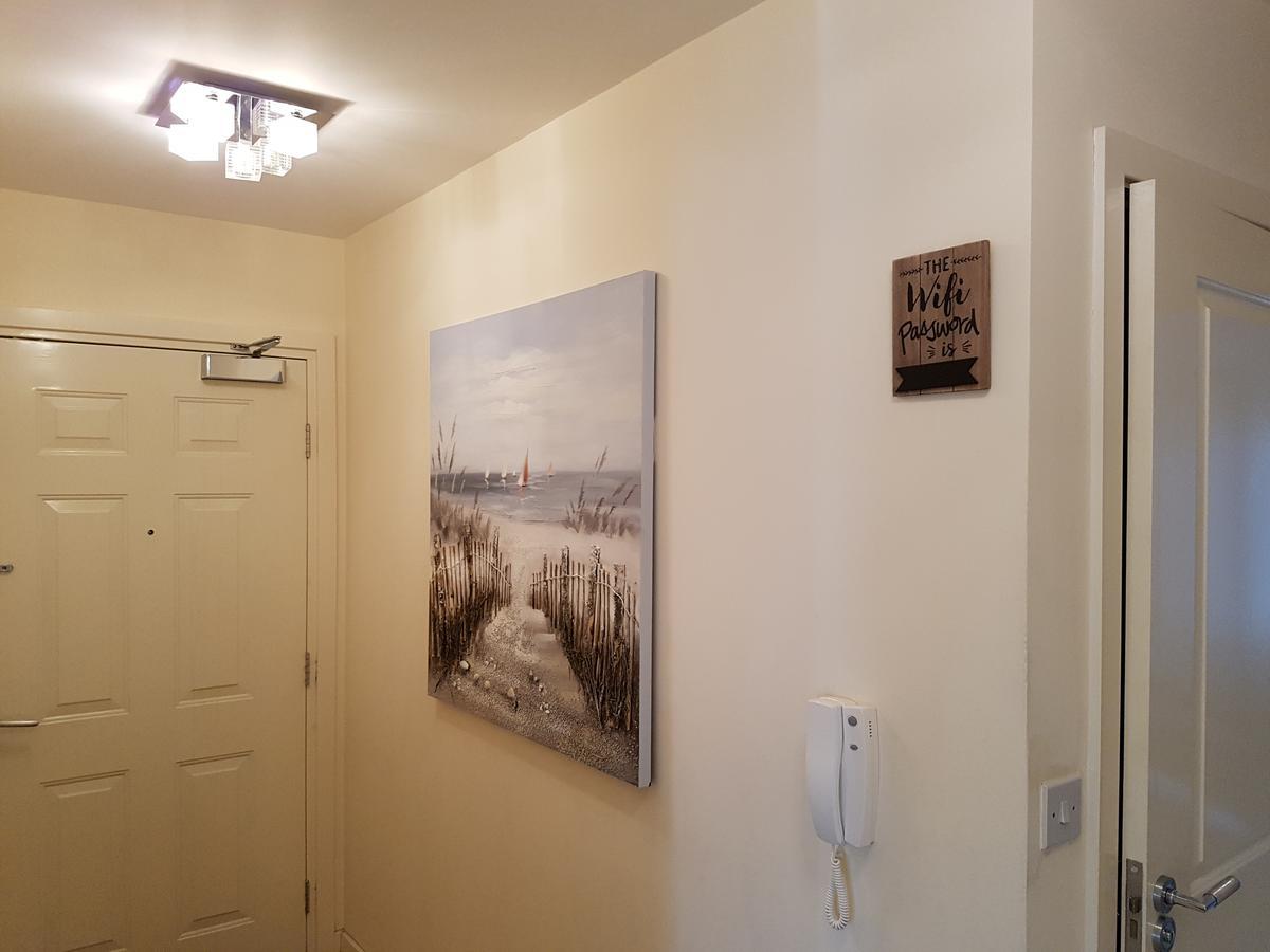 Two Bedrooms, Two Bath, Up To 3 Beds 1 Sofa - Slough Windsor Legoland Buitenkant foto