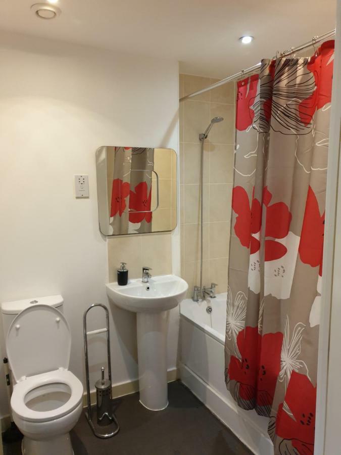 Two Bedrooms, Two Bath, Up To 3 Beds 1 Sofa - Slough Windsor Legoland Buitenkant foto